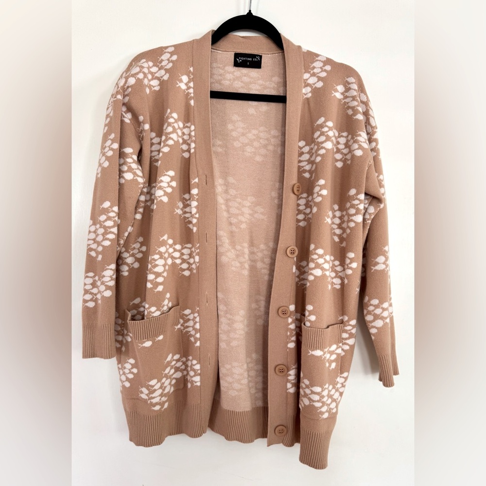 Fighting Eel Cardigan Tan/White Fish Size Small